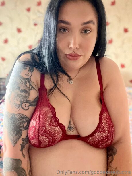 Goddessseductra セクシーモデル 写真