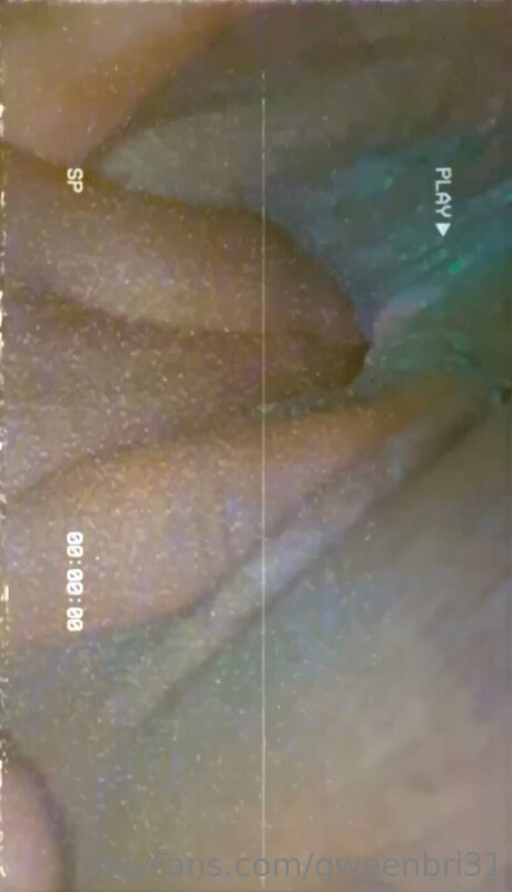 Qweenbri31 アダルト女優 写真