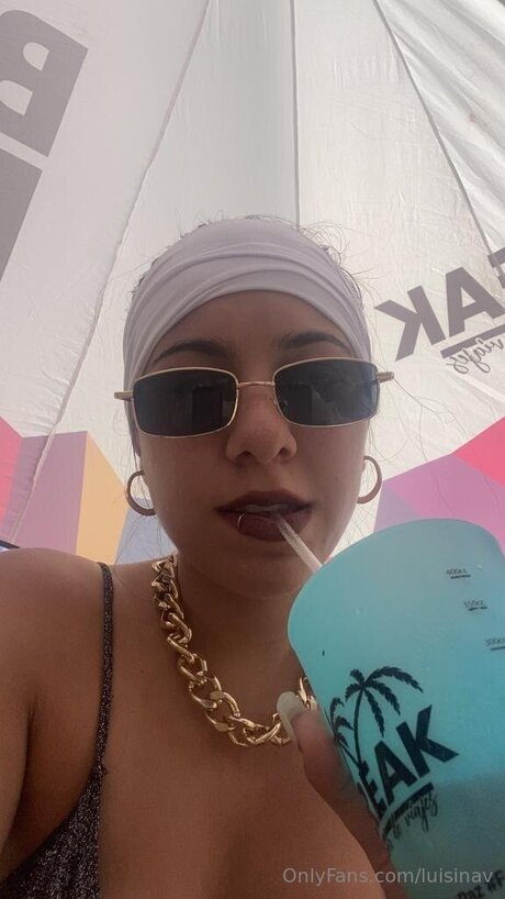 Luisinav エロティックなスター 写真
