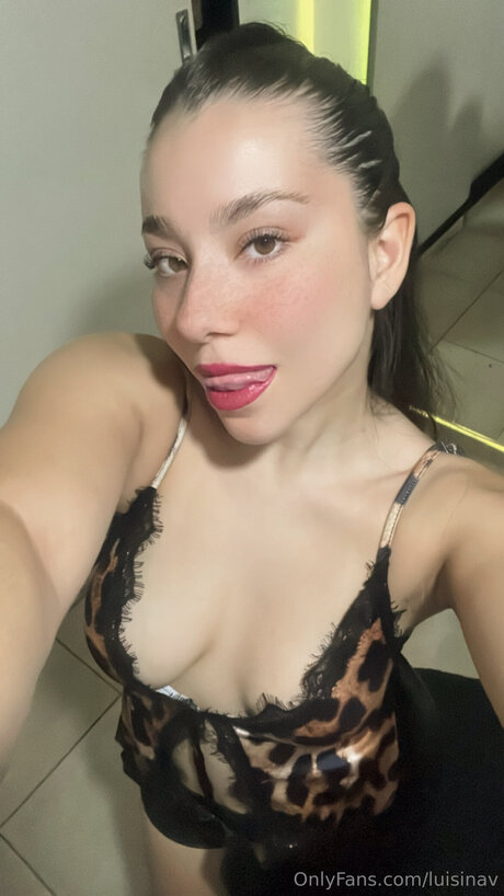 Luisinav ポルノスター 素敵 画像