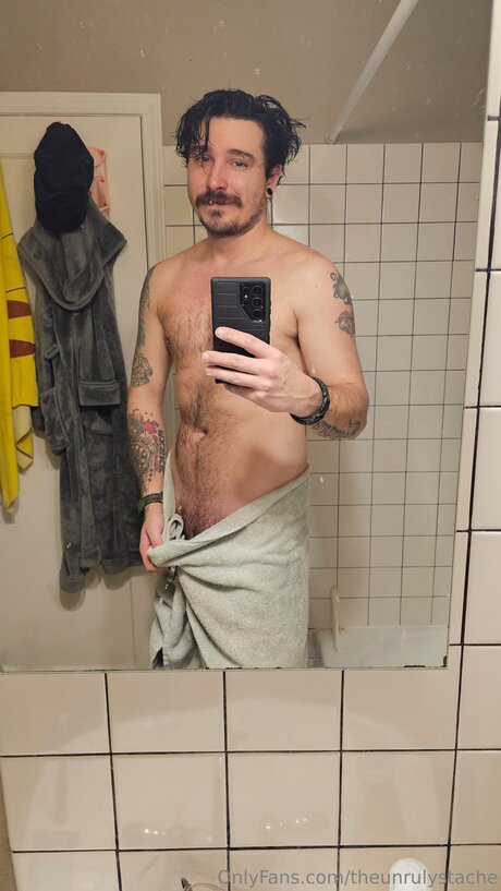 Theunrulystache top profile image