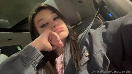 Vanessamainz XXXモデル 画像