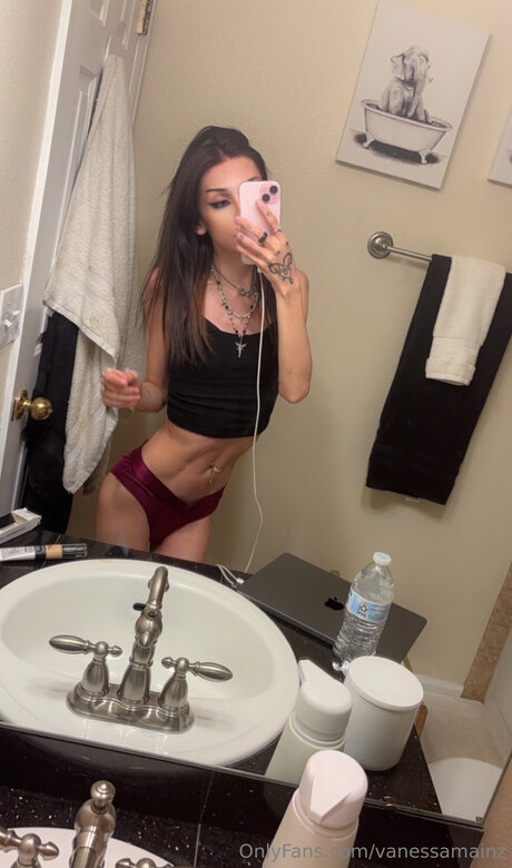 Vanessamainz セクシーモデル ギャラリー