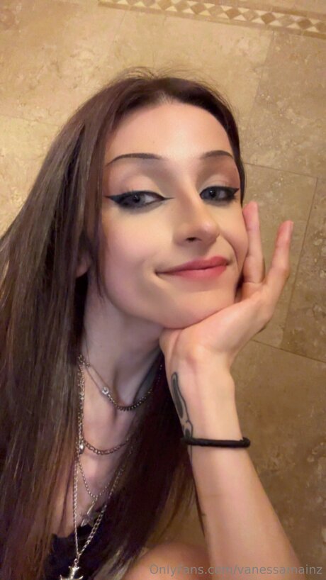 Vanessamainz HD女優 アーカイブ