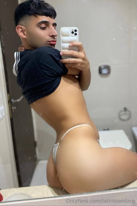 Latinblondarg セックスモデル アーカイブ
