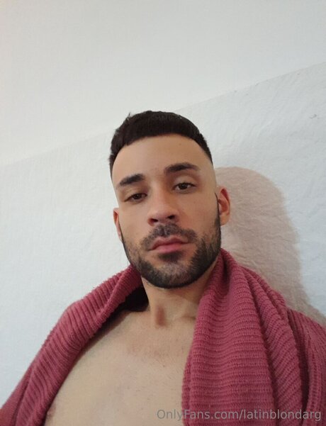 Latinblondarg top profile image