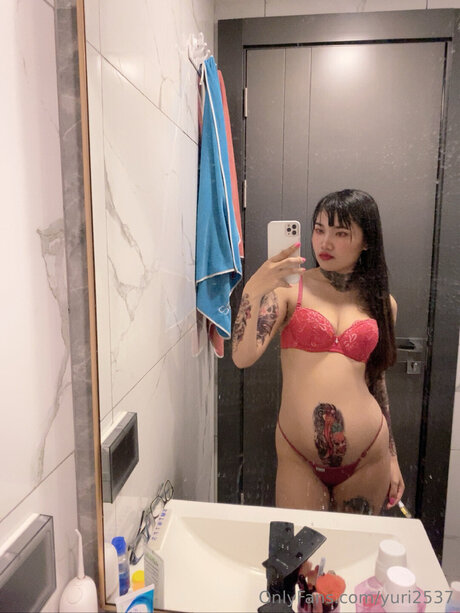 Yuri2537 ヌードモデル 写真