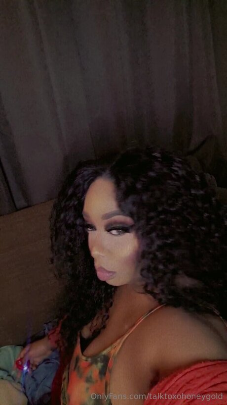 Talktoxohoneygold profile image