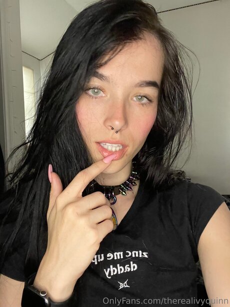 Ivyquinn Tv ポルノスター xxx 画像