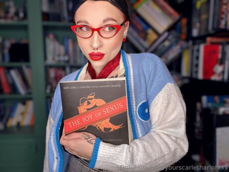 Yourscarletharlotxxx 美しいスター 写真