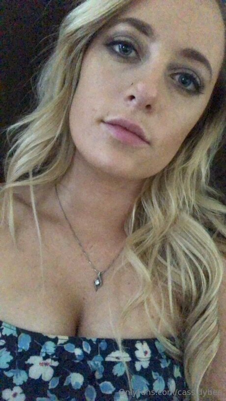 ゲイのインフルエンサーOnlyFans ホット裸 写真