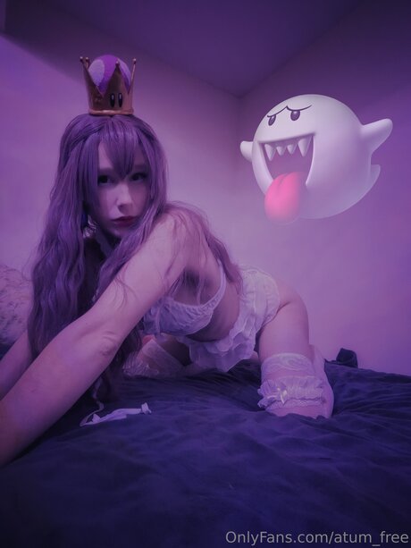 Atum Free アダルトモデル 写真