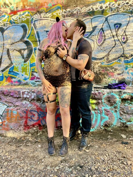Explicitlydelicious 独占モデル 写真