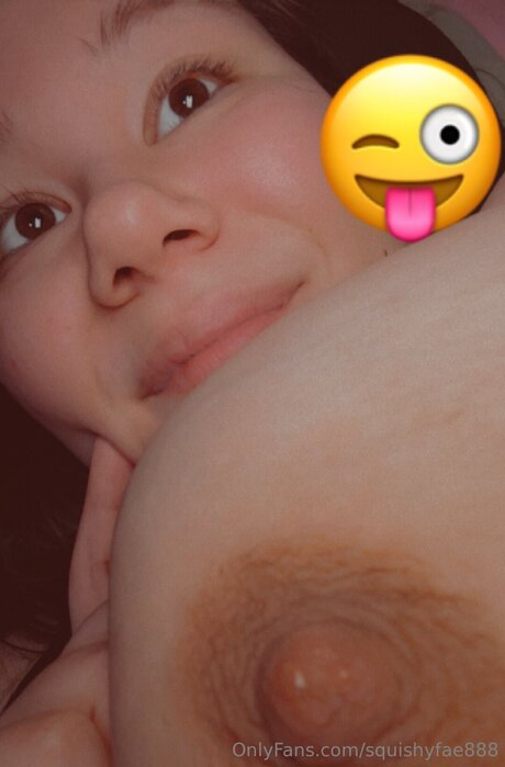 Squishyfae888 ポルノスター 写真