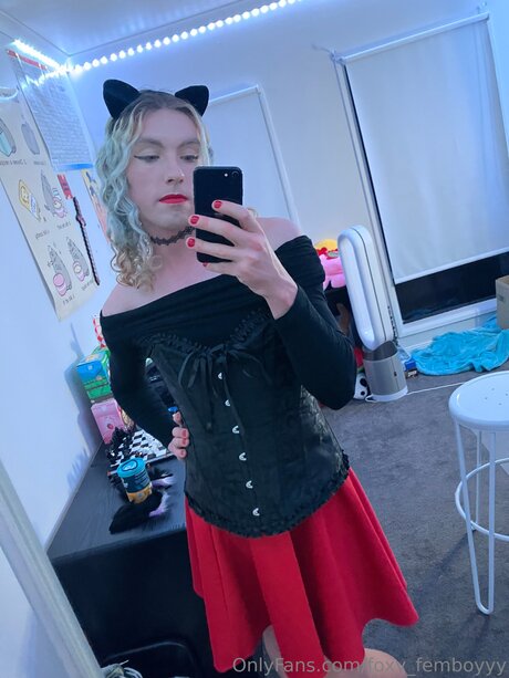 Foxy Femboyyy 素敵なモデル 写真