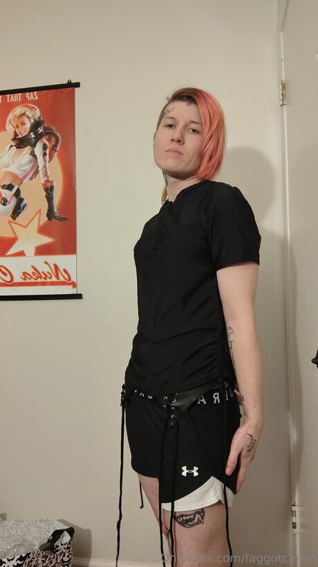 Faggotclown セックススター 写真