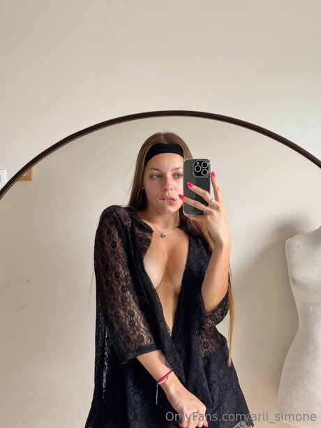 Arii Simone ヌードモデル 画像