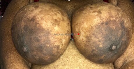 Freckledfantasy5 ポルノモデル 画像
