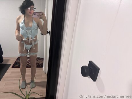 Neciarcherfree エロティックなスター 写真