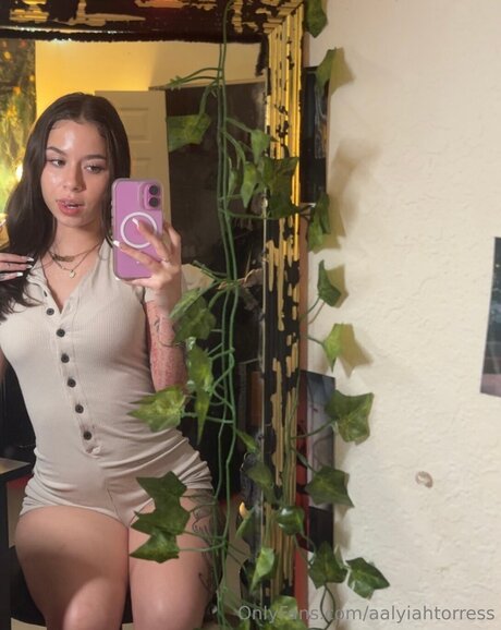 Aalyiahtorress 美しい女優 写真