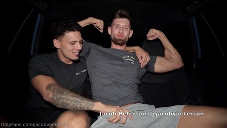 Jacobvpeterson エロティックなモデル 画像