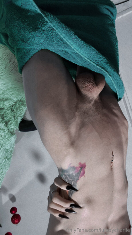 Lulobycharlie ポルノスター 写真