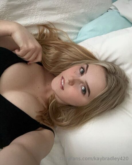 Kaybradley420 アート女優 画像