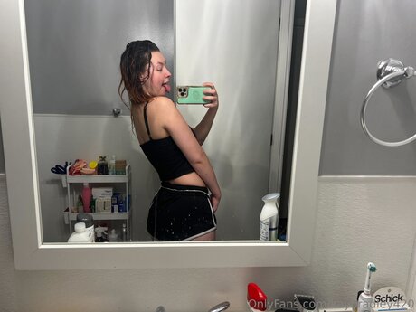 Kaybradley420 可愛い女優 写真