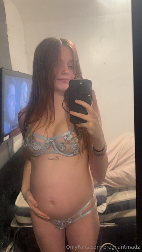 Pregnantmadz エロティック女優 写真