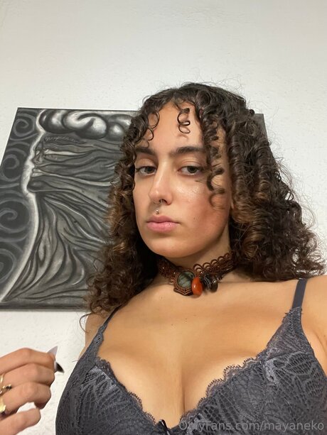Maya Morocha かわいいスター 写真