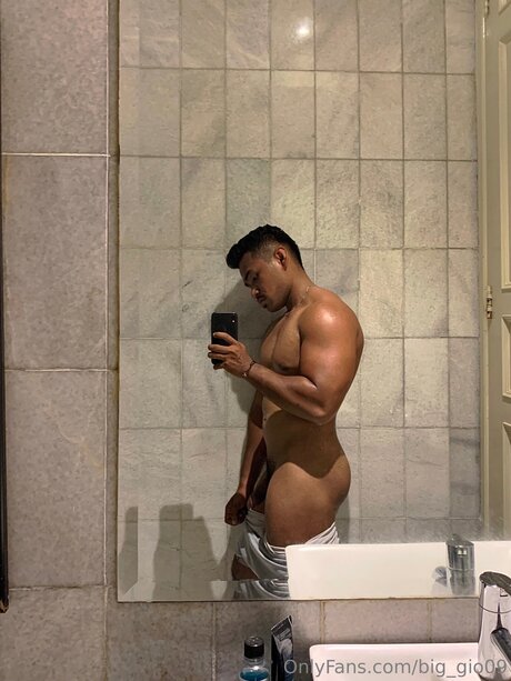 Big Gio09 エロティックなスター 写真