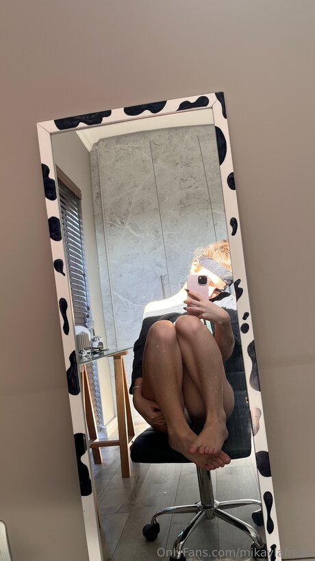 Mikaylafreee 美しいスター ギャラリー