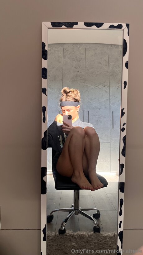 Mikaylafreee ヌードのポルノスター 写真