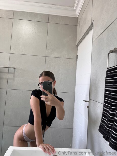 Mikaylafreee 完璧なモデル 画像
