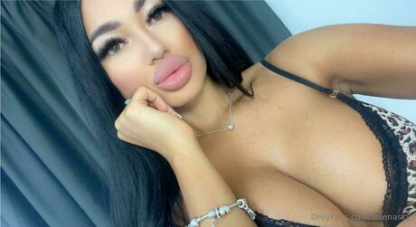 Selenasky ポルノスター 画像