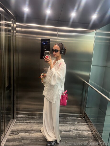 Violet Dreams69 スター ヌード 写真