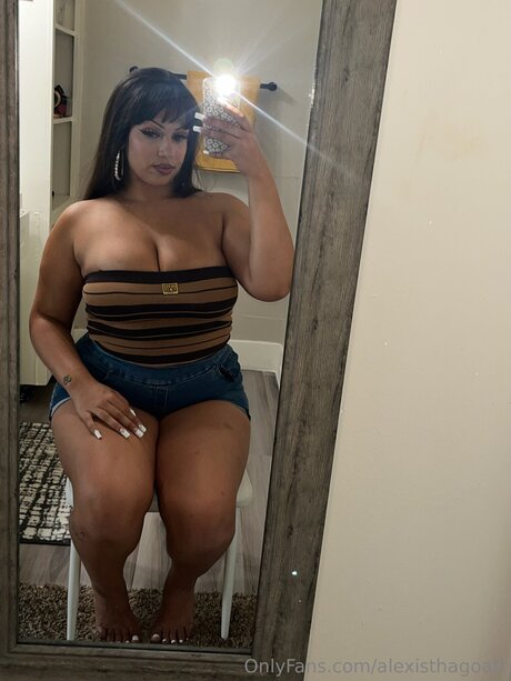 Alexisthagoatt アダルト女優 写真