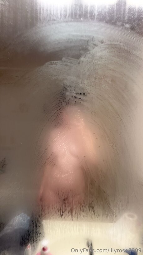 Izzyynicolee アダルトスター 写真