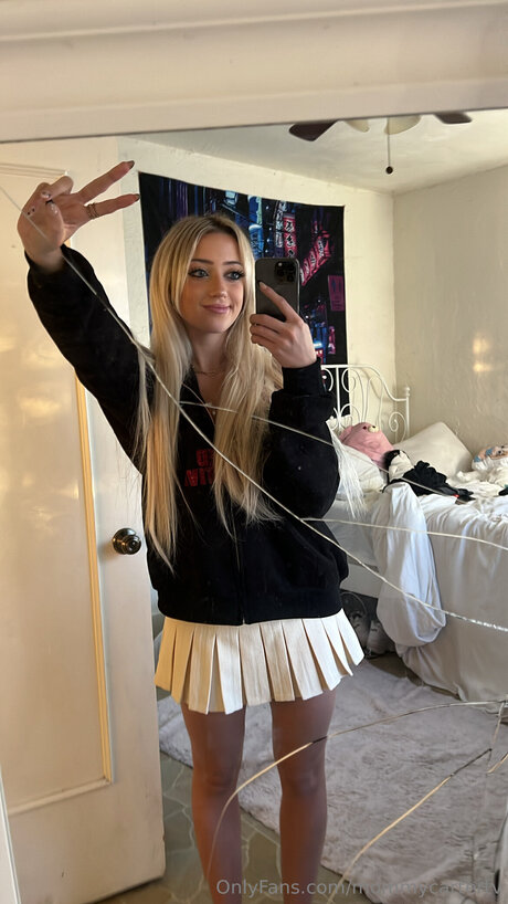 Mommycartertv アダルトスター アーカイブ
