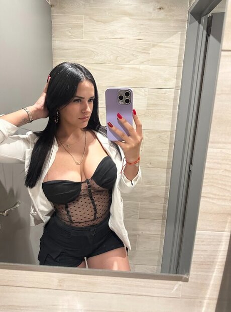 Selenasmilesalways 限定モデル 写真