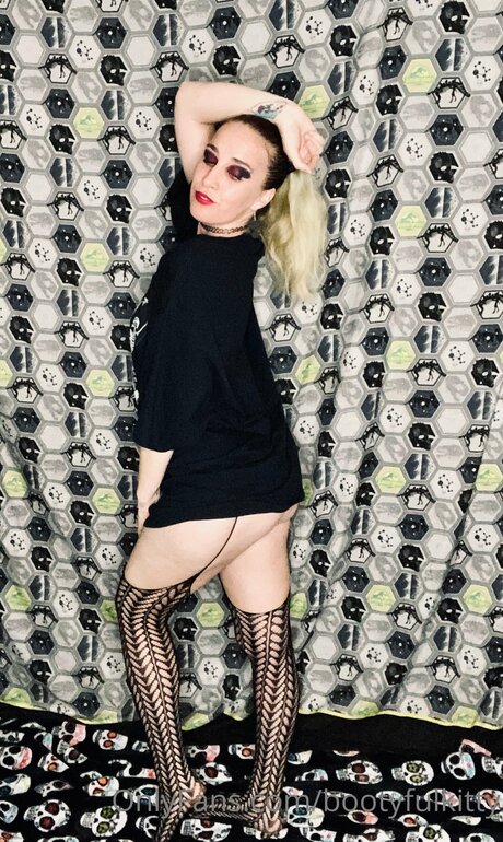 Bootyfulkitty かわいいモデル 写真