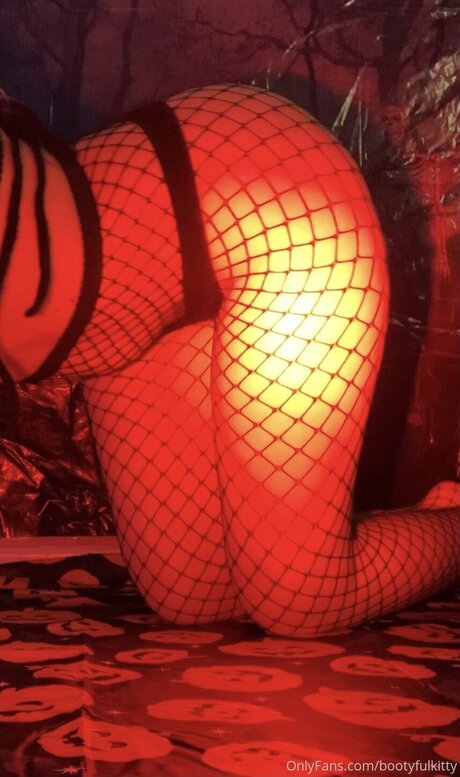 Bootyfulkitty ヌードモデル 写真