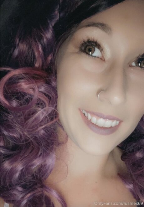 Lushlex69 アダルト女優 ギャラリー