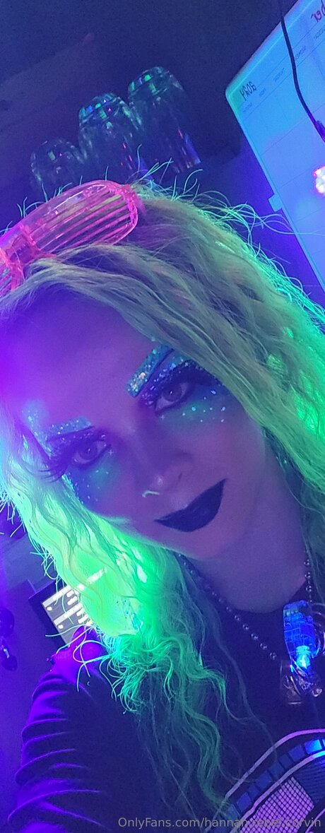 Hannah Rebel Corvin ポルノモデル 写真