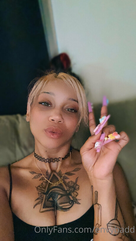 Envybadd エロティック女優 画像