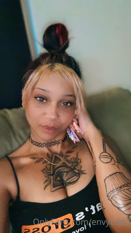 Envybadd ポルノスター 写真