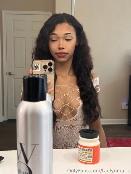 Taelynmarie ホット女優 ギャラリー
