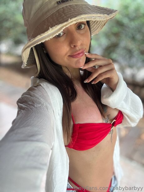 Babybarbyy エロティックなモデル 写真