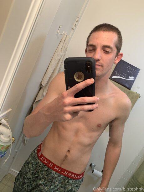 B Stephhh ホットなポルノスター 写真