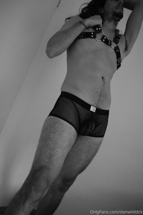 Danwilddck エロティックなモデル 写真